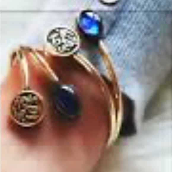 Fayrouz Jewelry Gold cuff bracelet - Picture 6 of 6